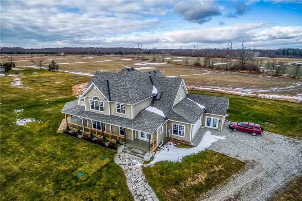 Ontario House For Sale Is Actually Under 1M & Has Views For Days Narcity