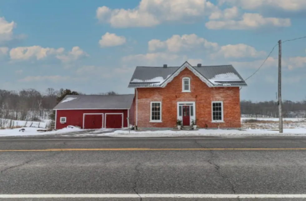 6 Houses For Sale In Ontario Right Now Under 500K That Are Completely Stunning (PHOTOS) Narcity 6 Houses For Sale In Ontario Right Now Under 500K That Are Completely Stunning (PHOTOS) Narcity