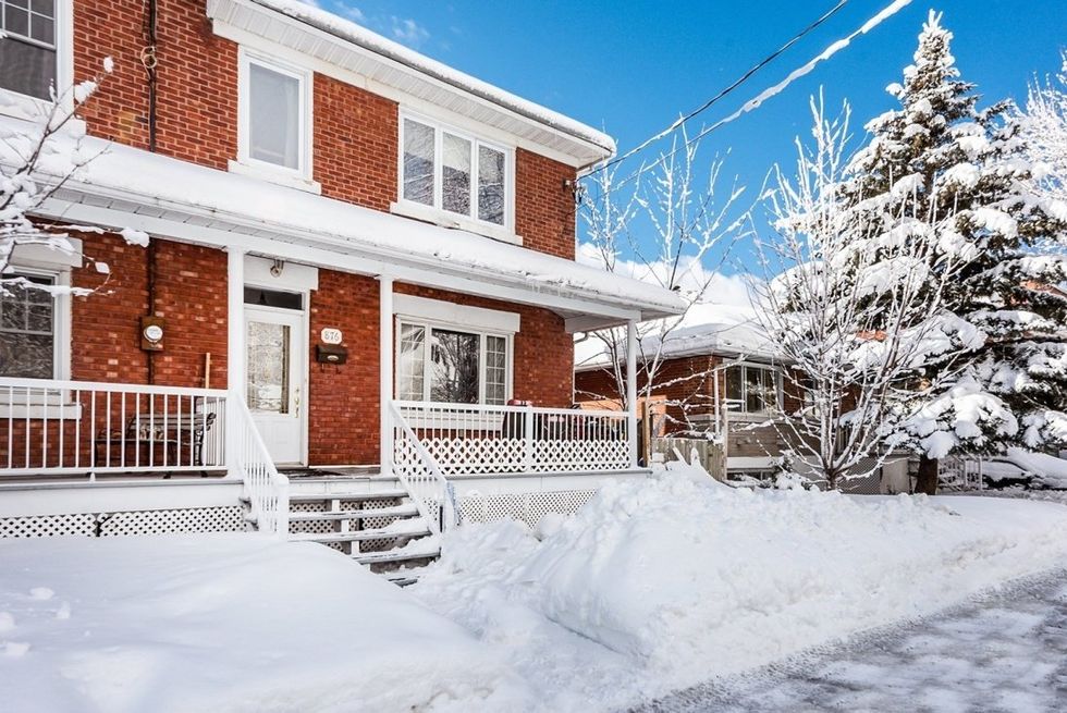 Maison à vendre à PointeauxTrembles pour 257 000 Narcity