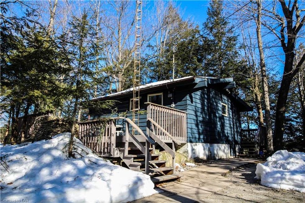 Ontario Cottage For Sale Comes With Its Own Staircase To A Lake Narcity