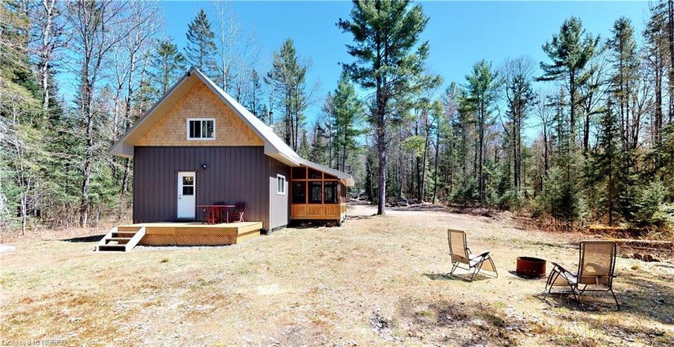 Ontario Home For Sale Is Surrounded By Forests & Ponds Narcity