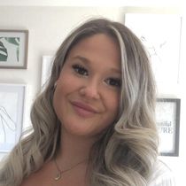Izabelle Bee