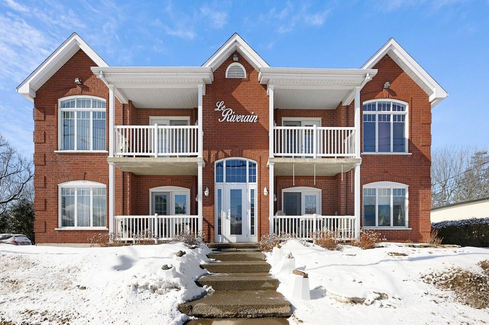 Fa\u00e7ade du 31519, rue Principale, Lawrenceville, QC.