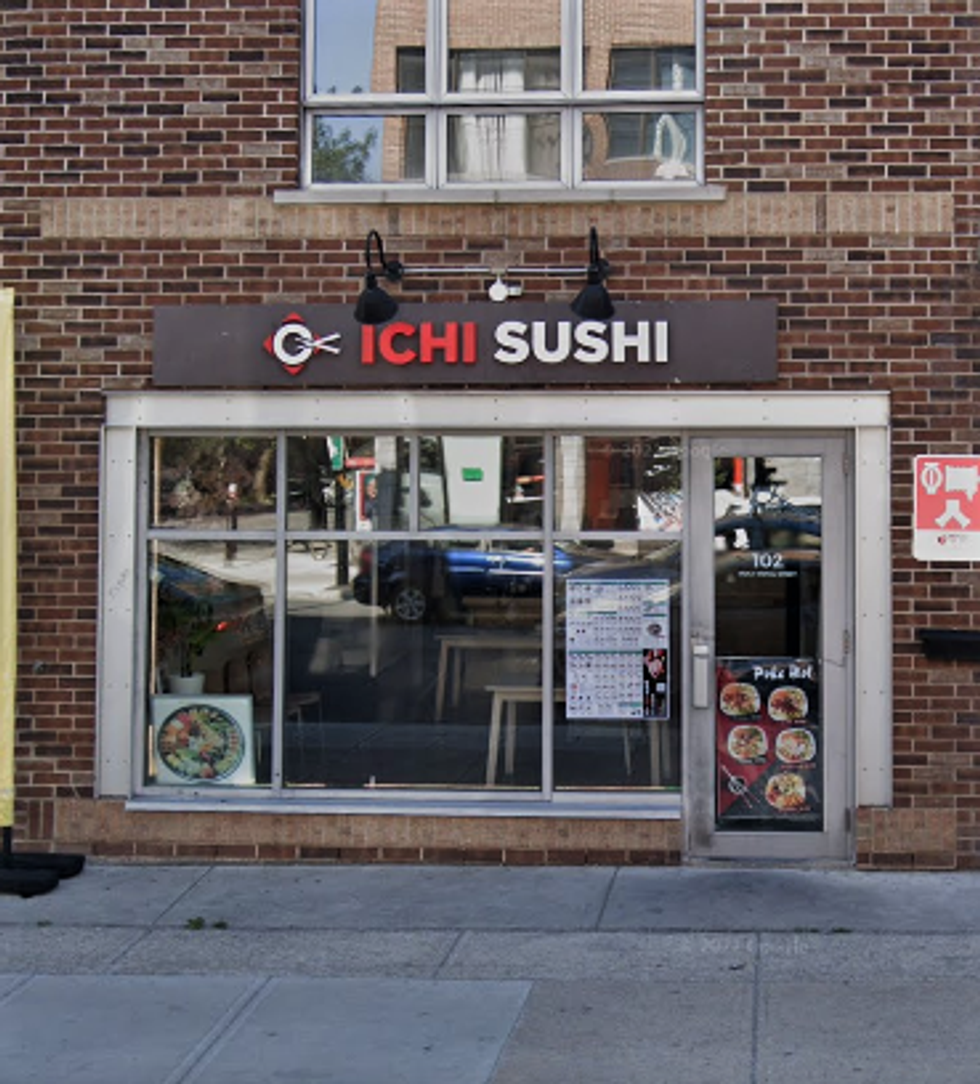 Fa\u00e7ade du restaurant Ichi Sushi \u00e0 Montr\u00e9al.