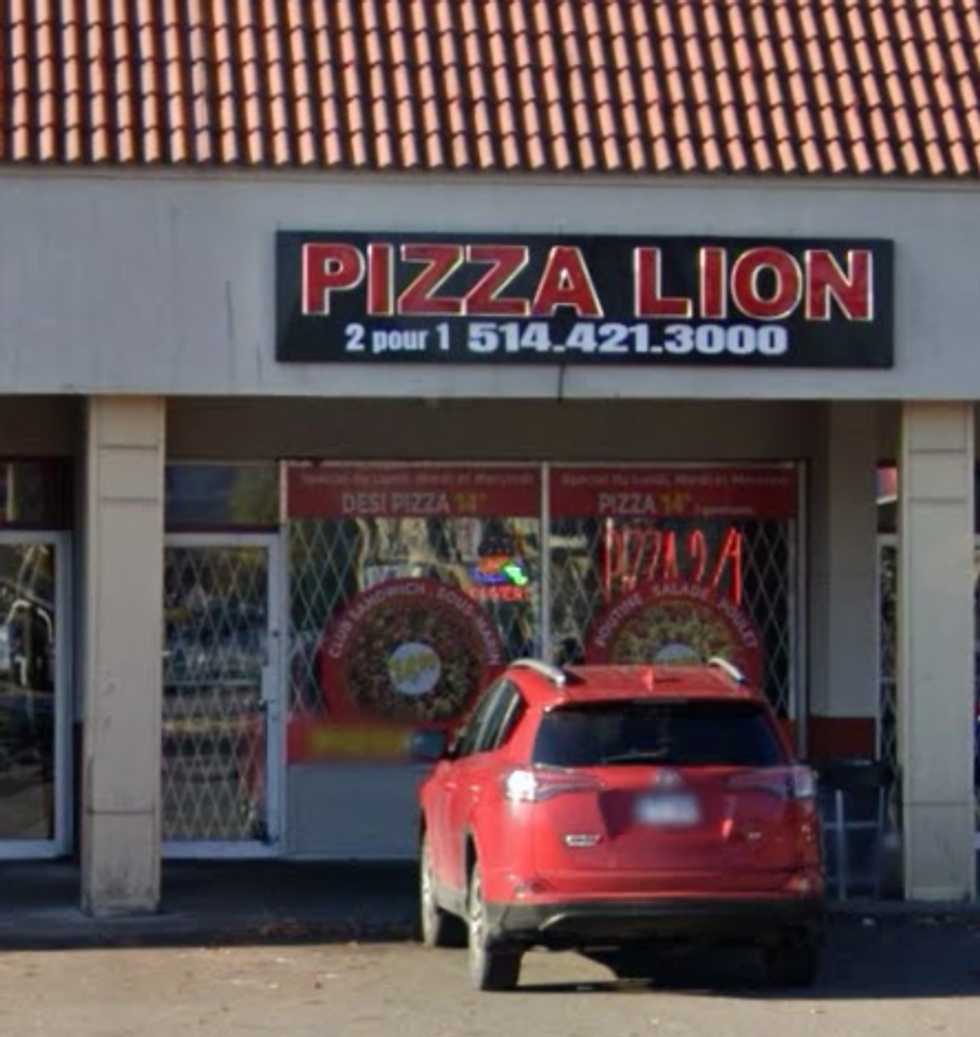 Fa\u00e7ade du restaurant Pizza Lion \u00e0 Montr\u00e9al.