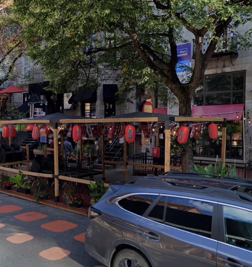 Fa\u00e7ade du restaurant S.O.Qun \u00e0 Montr\u00e9al.