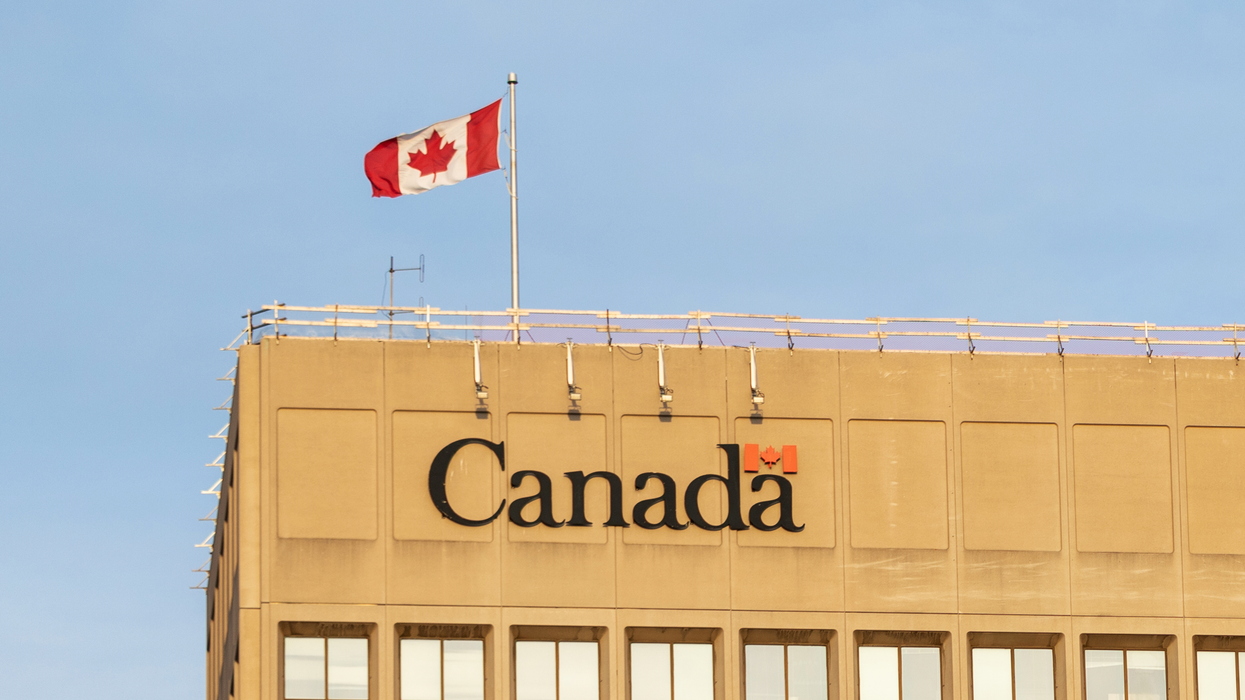 Façade d'un bâtiment du gouvernement du Canada.
