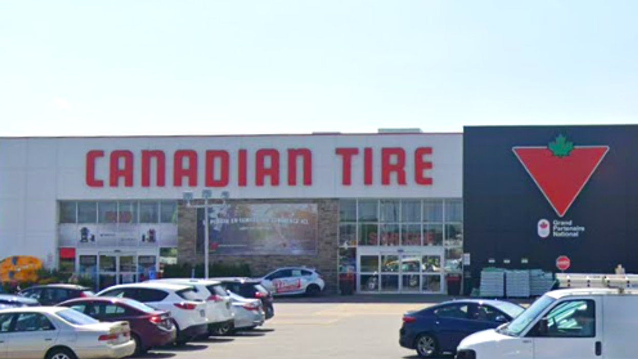 Façade d'un Canadian Tire.