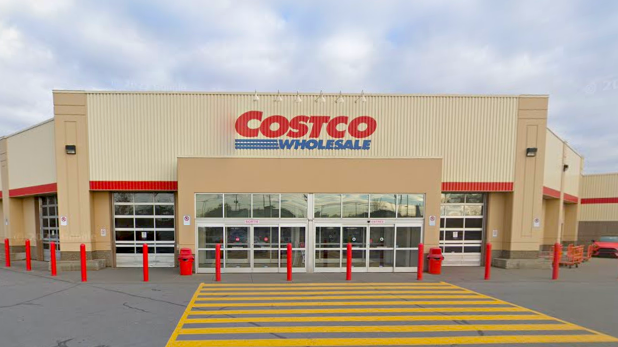 Façade d'un Costco au Québec.