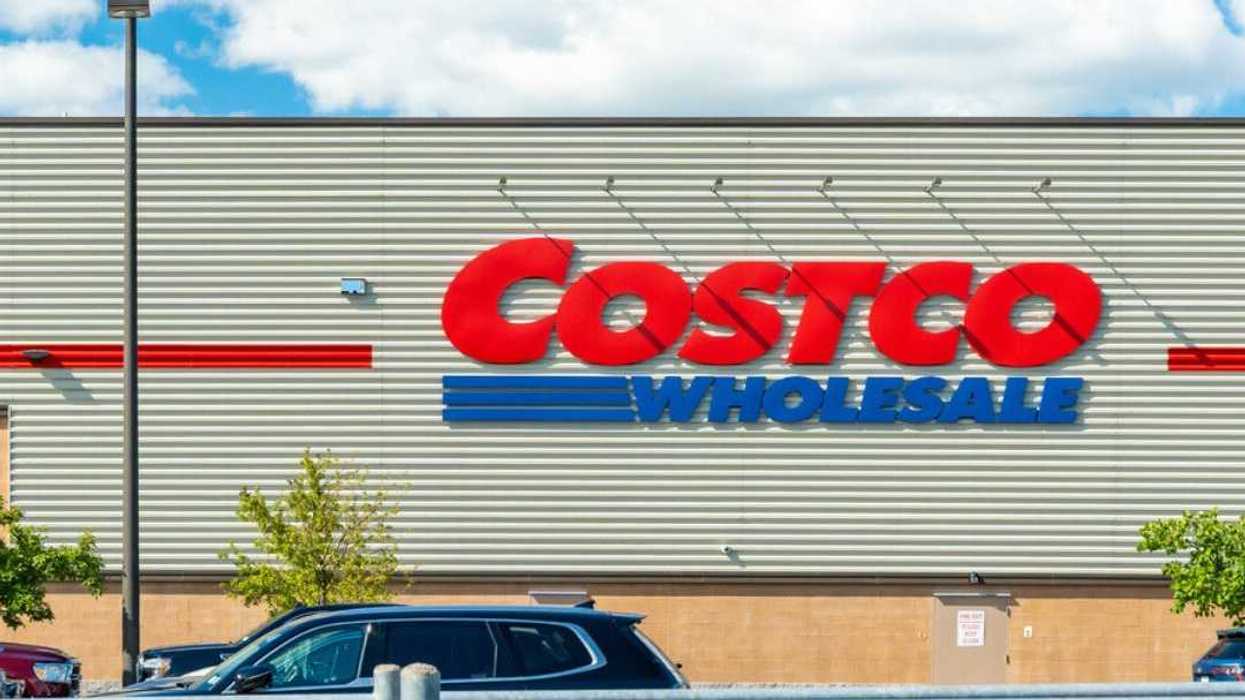 Façade d'un entrepôt Costco.