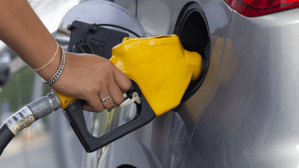 Le Prix De L Essence Pourrait Froler Les 2 Le Litre Ce Debut De Semaine A Montreal Narcity Le Prix De L Essence Pourrait Froler Les 2 Le Litre Ce Debut De Semaine A Montreal Narcity