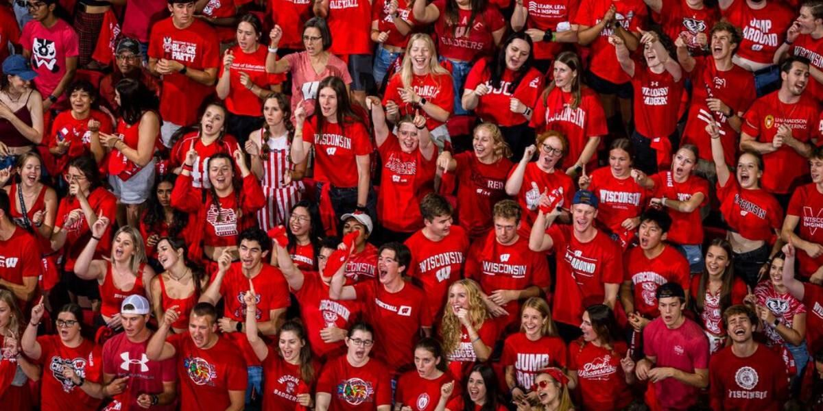 Topless Photos Of A Wisconsin Women's Volleyball Team Leaked & Consent Topless Photos Of A Wisconsin Women's Volleyball Team Leaked & Consent
