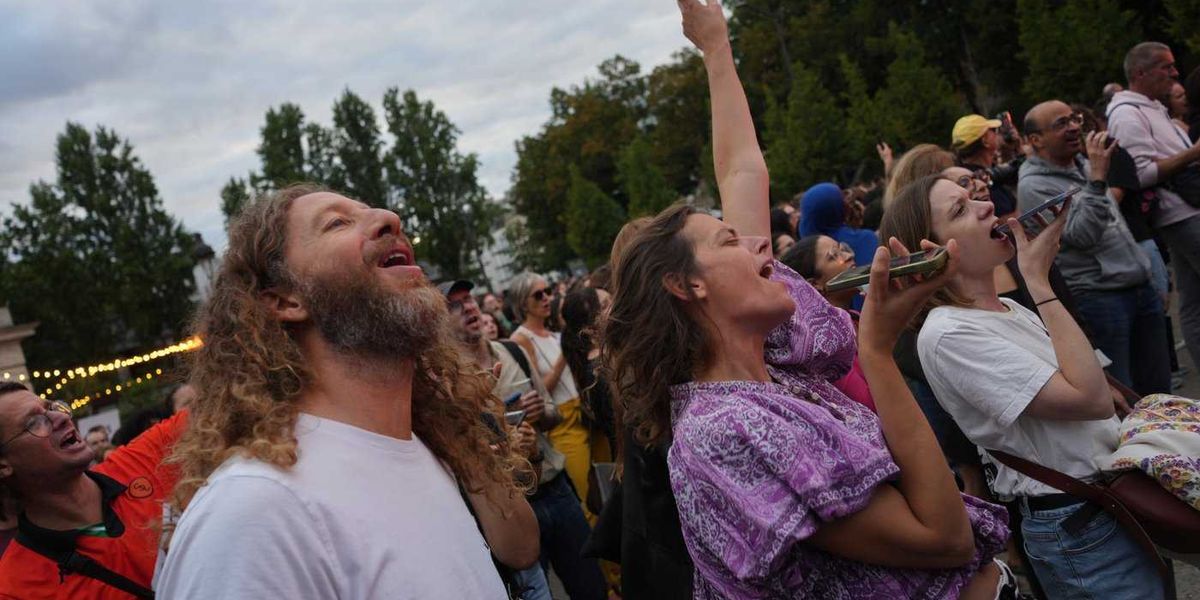 ‘Céline is everywhere in my life’: Thousands gather in Paris for Dion’s big comeback ‘Céline is everywhere in my life’: Thousands gather in Paris for Dion’s big comeback
