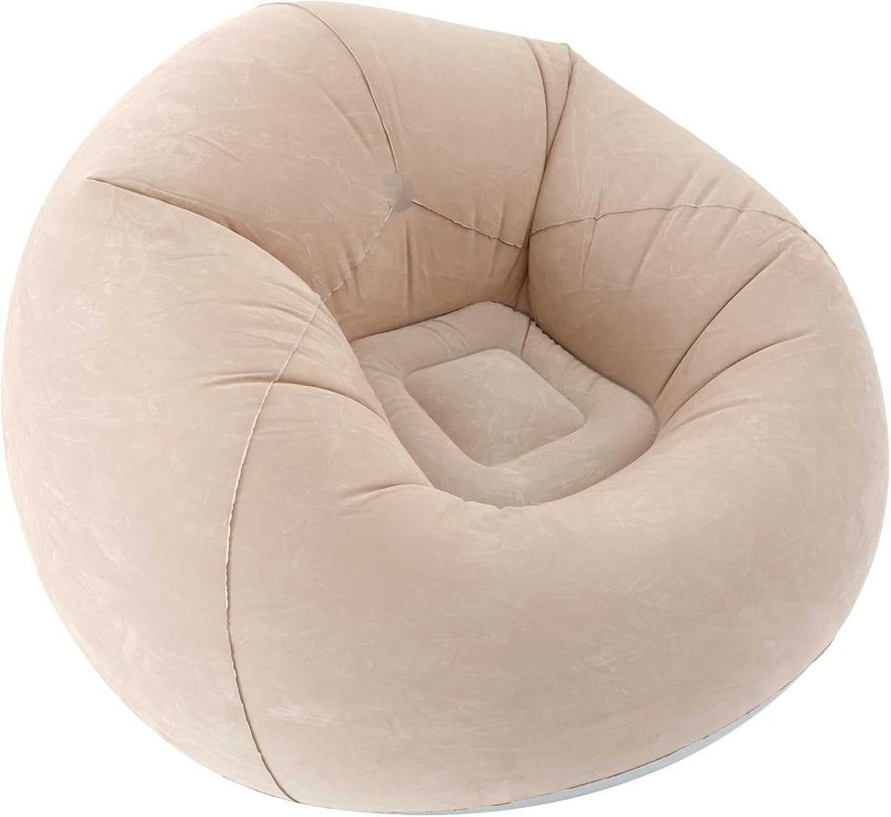 Fauteuil de salon gonflable en PVC avec flocage doux \u00e0 vendre sur Amazon Canada.