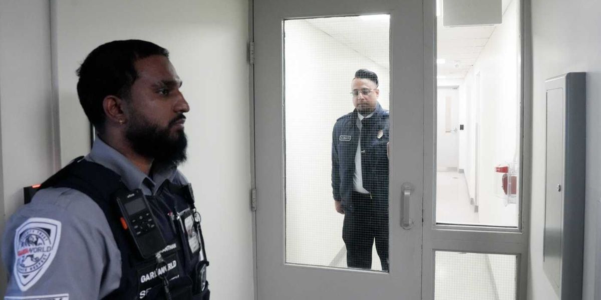 Union ‘disappointed’ as feds fund outside staff to guard immigration holding centres Union ‘disappointed’ as feds fund outside staff to guard immigration holding centres