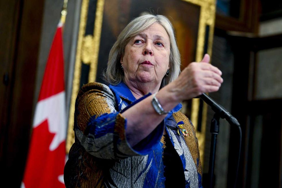 Feds get 21,000 emails on major project changes