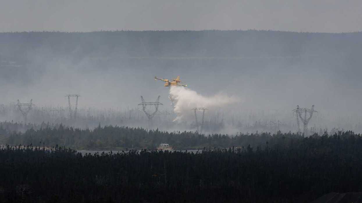 Feds lease firefighting aircraft for 2026 season