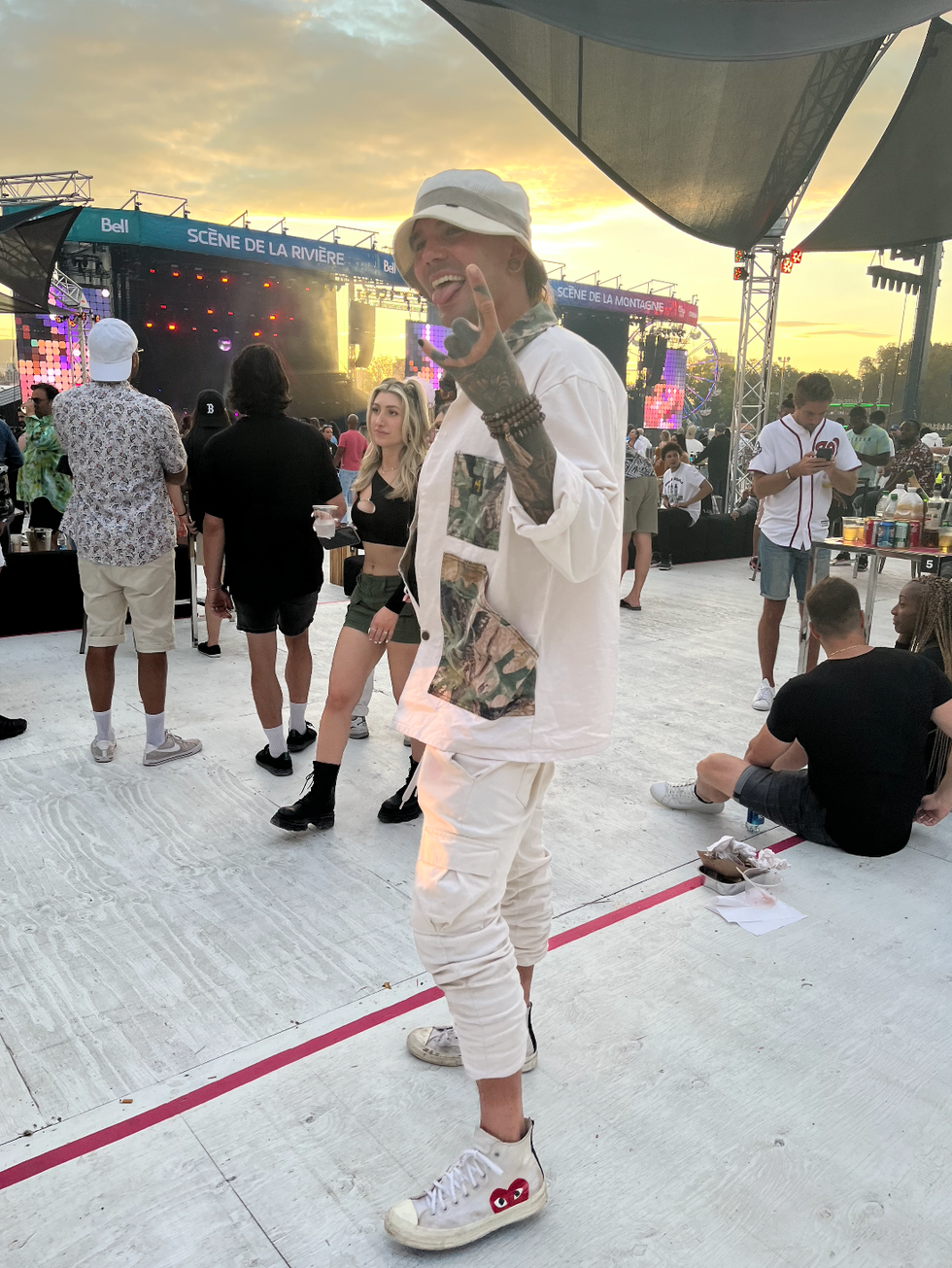 Festivalier \u00e0 Osheaga 2022.