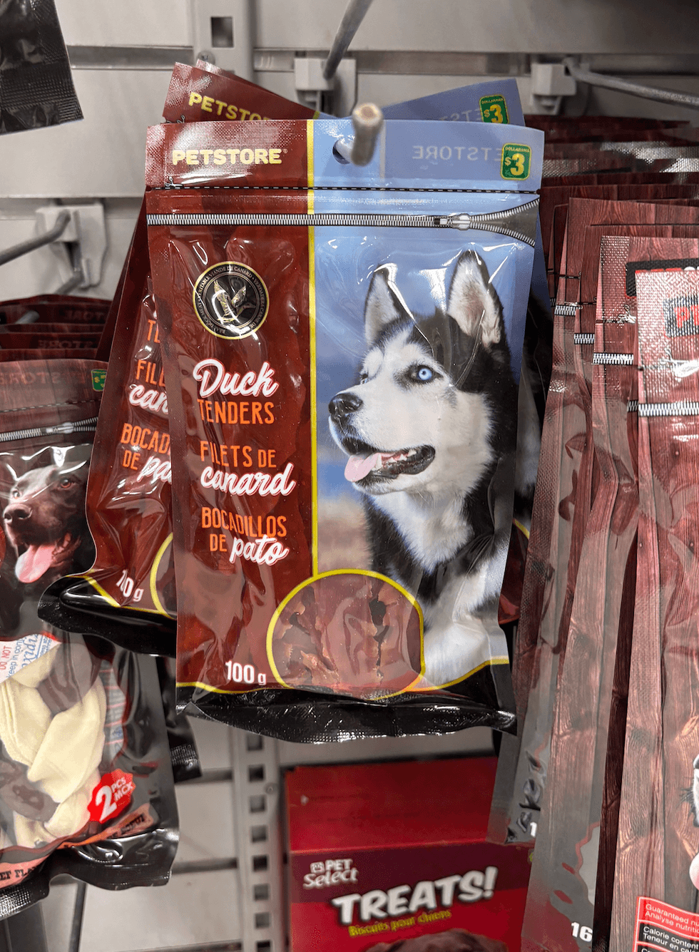 Filets de canard pour chien sur les tablettes du Dollarama.