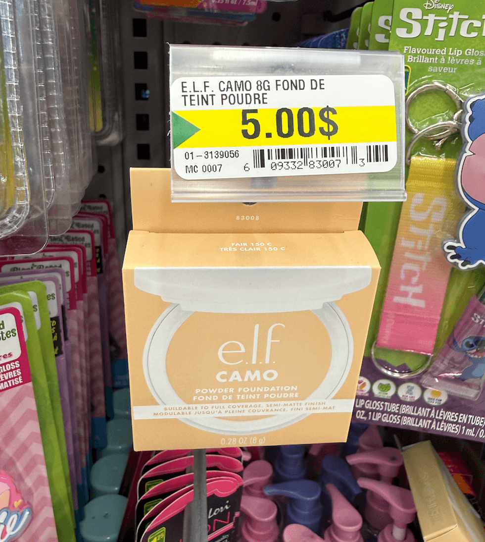 Fond de teint en poudre e.l.f. Camo vendu 5 $ au Dollarama.