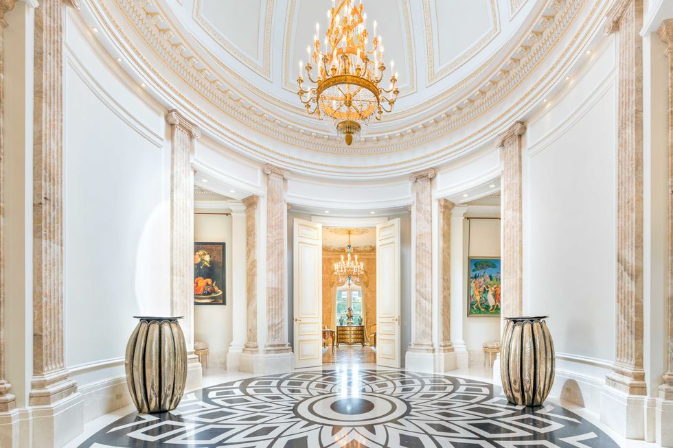 Foyer at 15 High Point Rd.