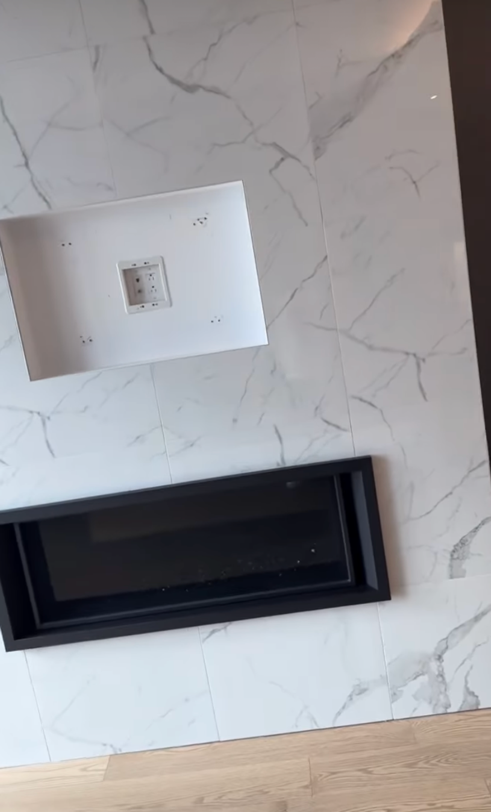 Foyer dans le salon.