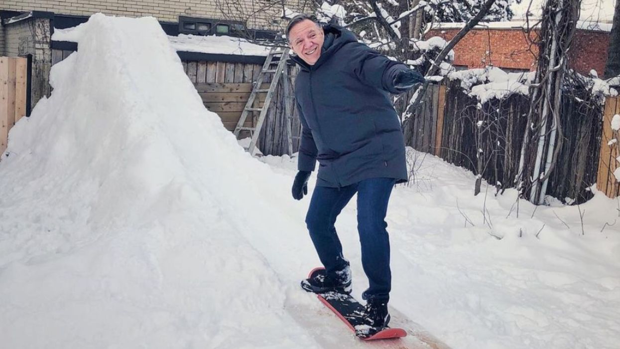 François Legault publie une photo de lui en planche à neige et le Web s'enflamme