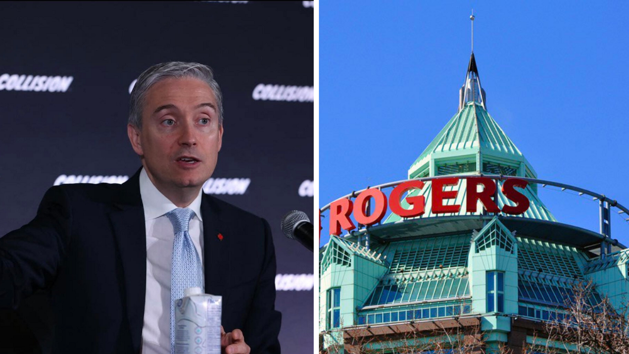 François-Philippe Champagne. Droite : Tour Rogers.