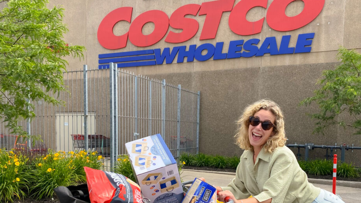 Françoise au Costco.