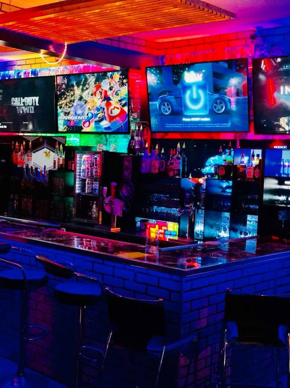 Video Game Bars In Canada Where You Can Drink & Play Games Narcity