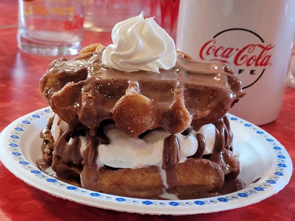 Gaufre \u00e0 la cr\u00e8me glac\u00e9e.
