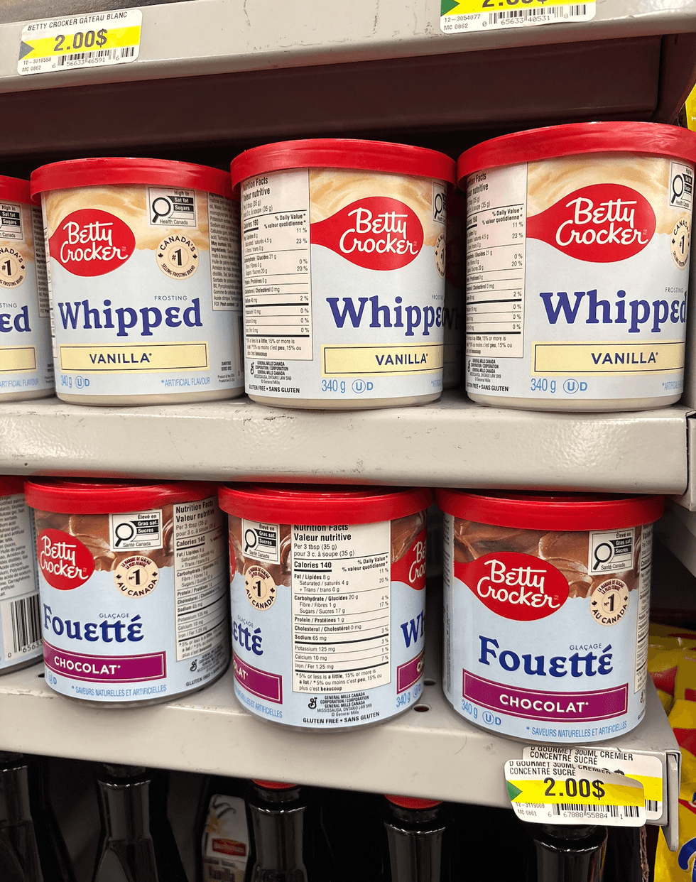 Gla\u00e7age \u00e0 g\u00e2teau Betty Crocker sur les tablettes du Dollarama.