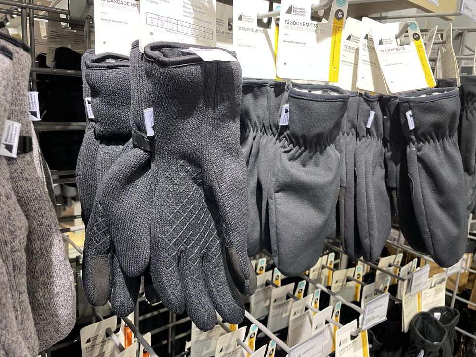 Gloves in Canada with touchscreen sensitivity.