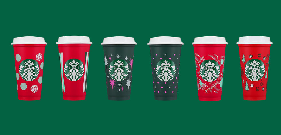 Gobelets r\u00e9utilisables du Starbucks.