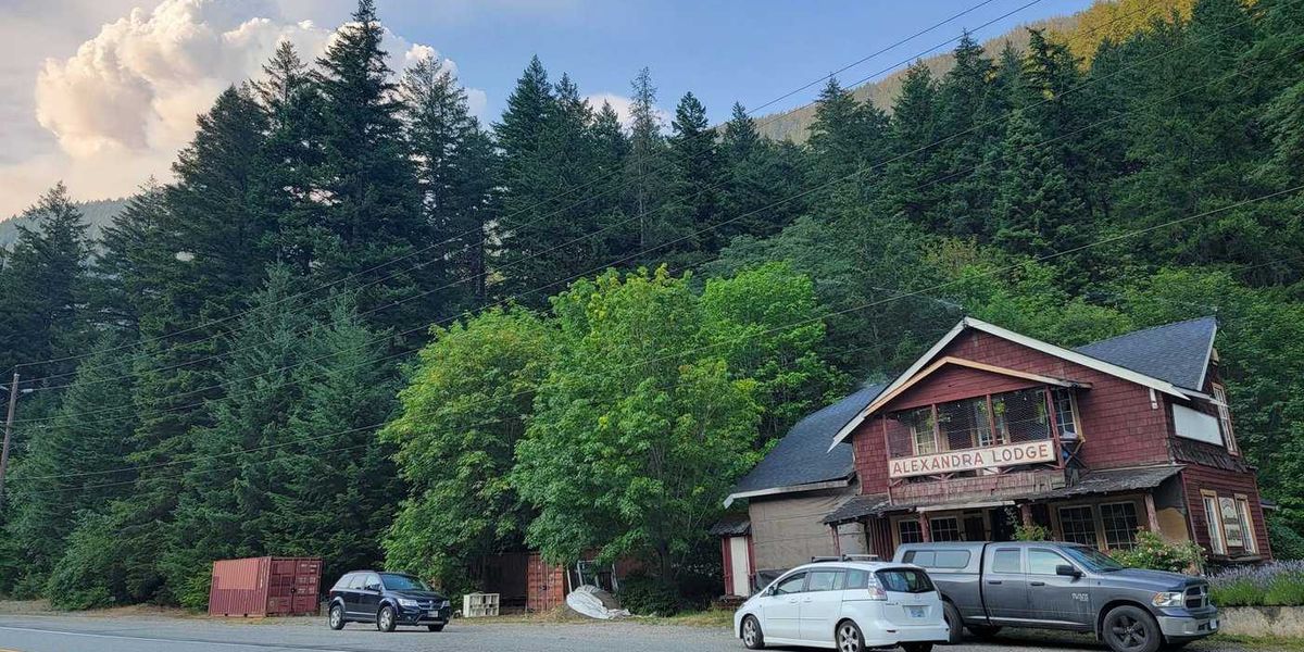 Alexandra Lodge, a gold rush-era landmark, survives B.C. wildfire Alexandra Lodge, a gold rush-era landmark, survives B.C. wildfire