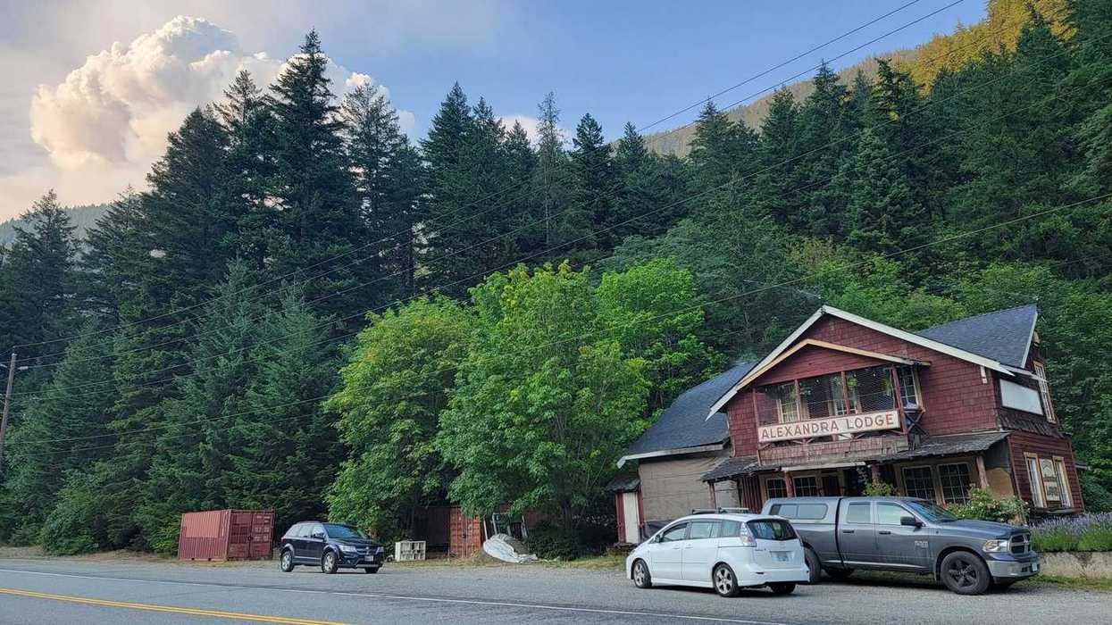 Gold rush-era lodge survives B.C. wildfire