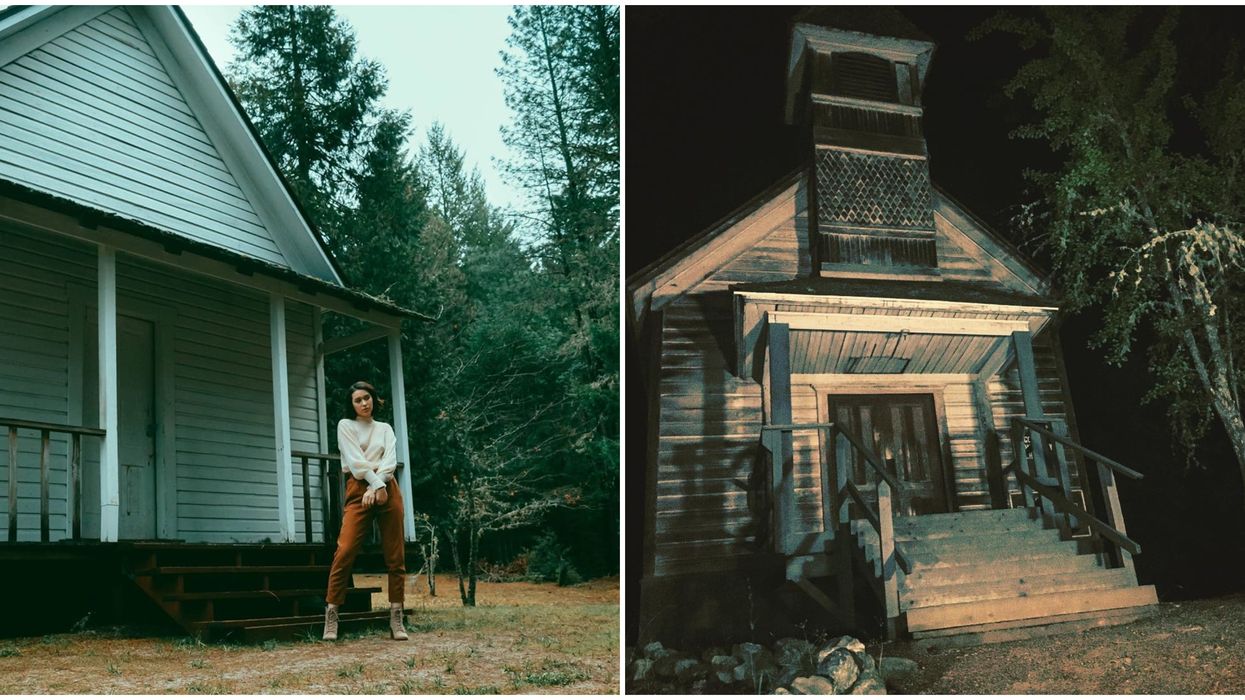 Golden Ghost Town In Oregon Is An Eerie Spot Filled With Deserted Buildings