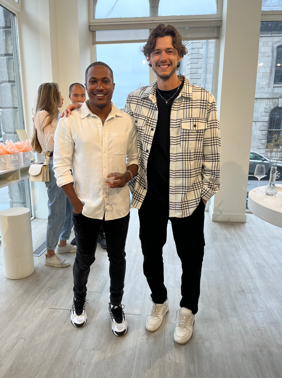 Greg et Alex L'Abb\u00e9e au lancement des bijoux Appy.