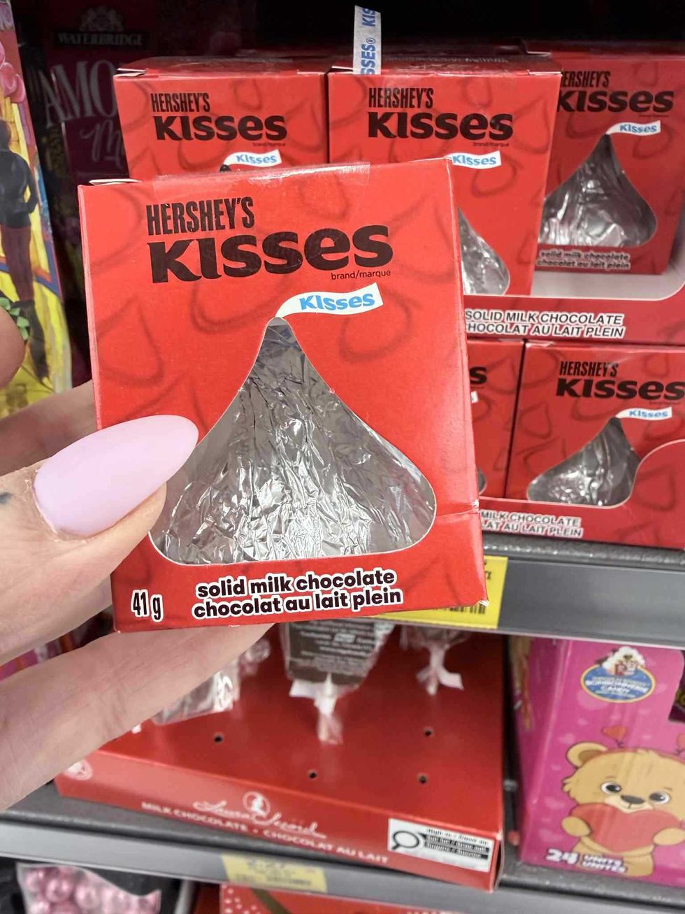 Gros chocolat Hershey's Kisses en vente au Tigre G\u00e9ant pour 1,77 $.