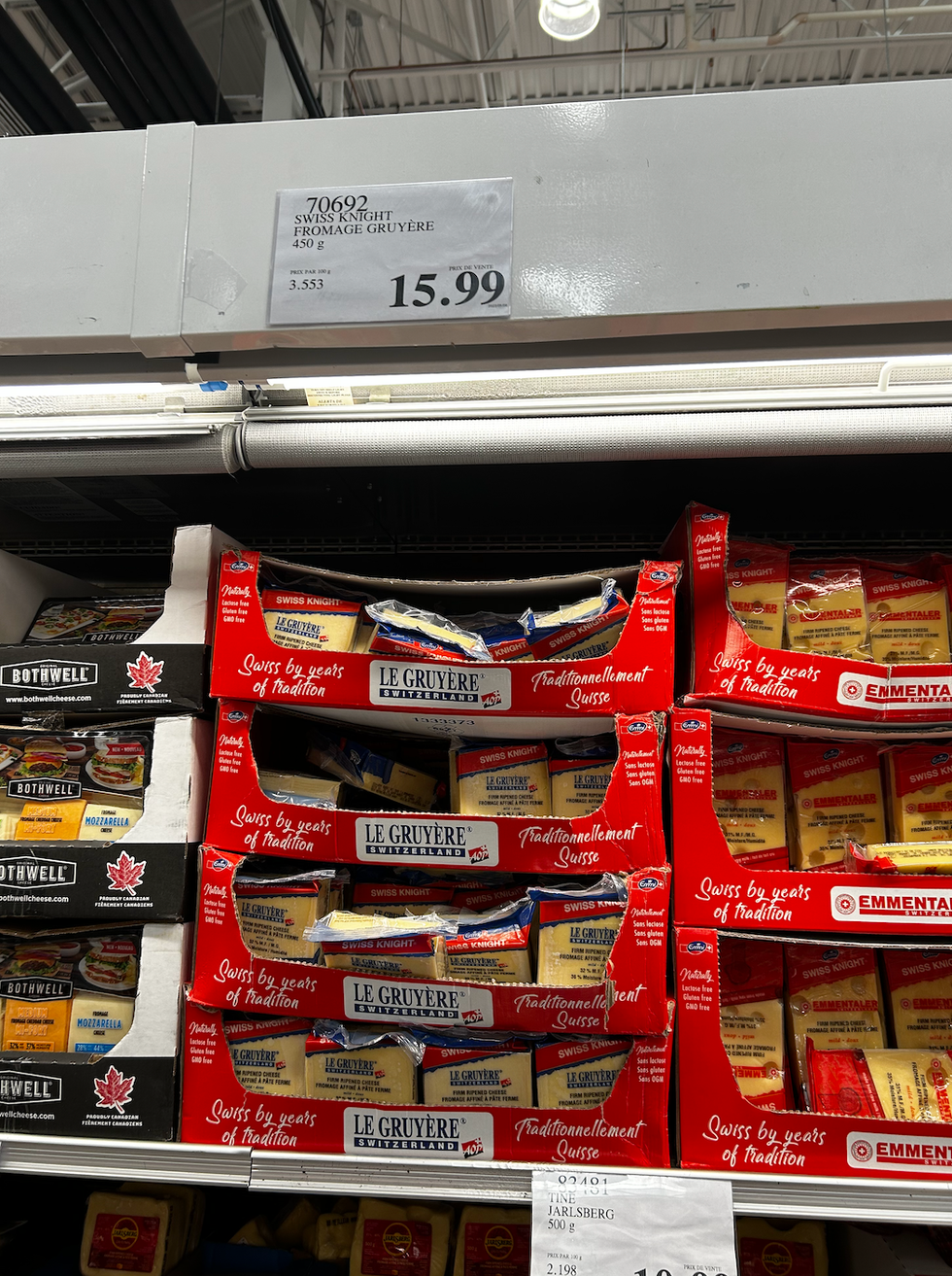 Gruy\u00e8re Swiss Knight de la section des fromages au Costco.