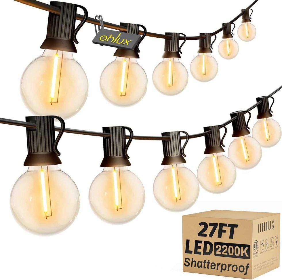 Guirlande lumineuse de patio avec ampoules globe DEL \u00e0 vendre sur Amazon Canada.