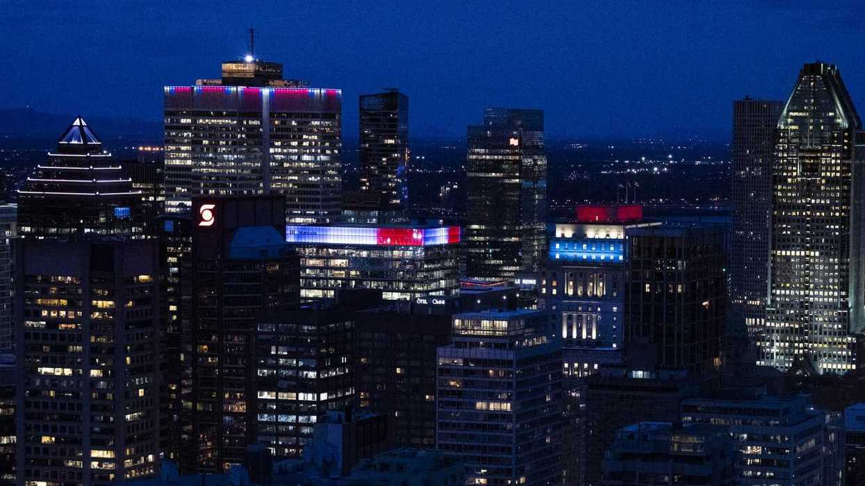 Habs fever: Montreal's skyline lights up blue, white, red - Narcity