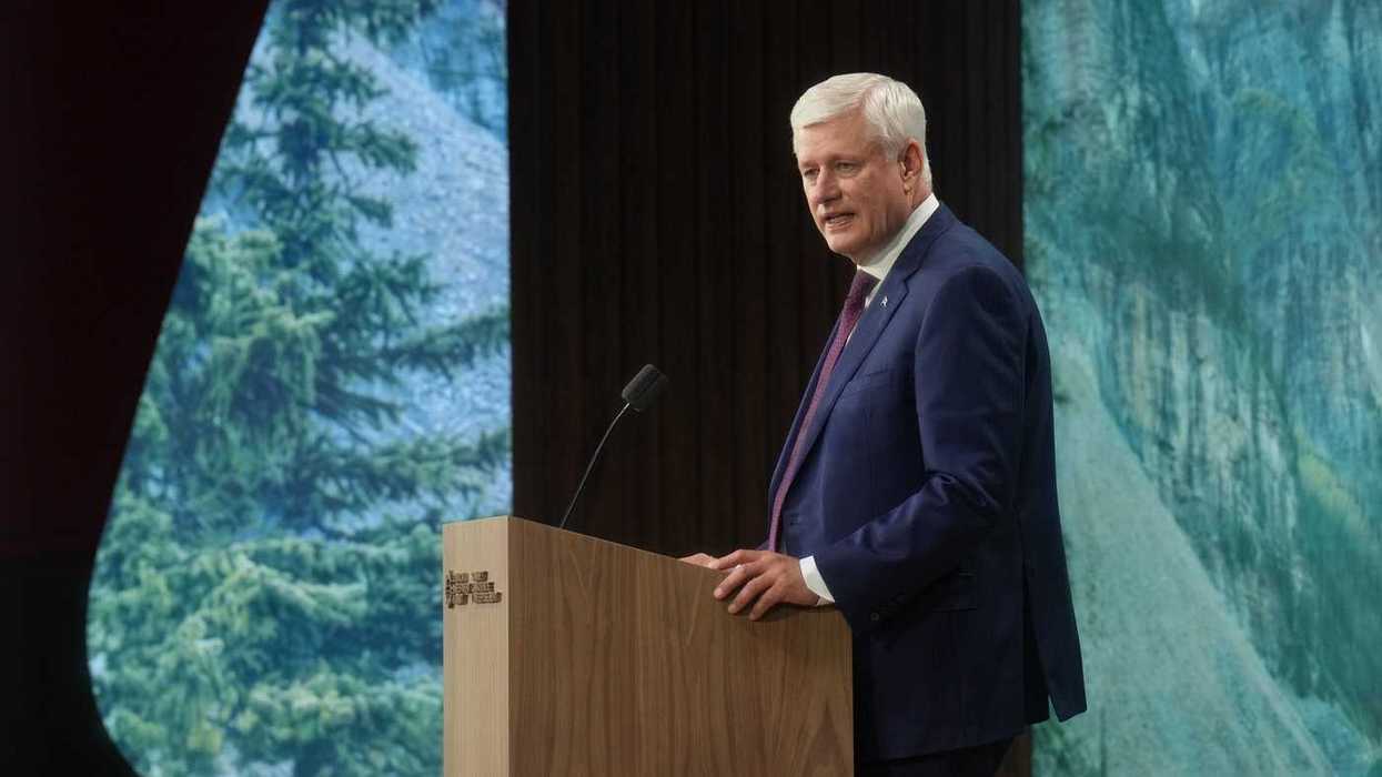 Harper backs Carney's move to end U.S. trade talks