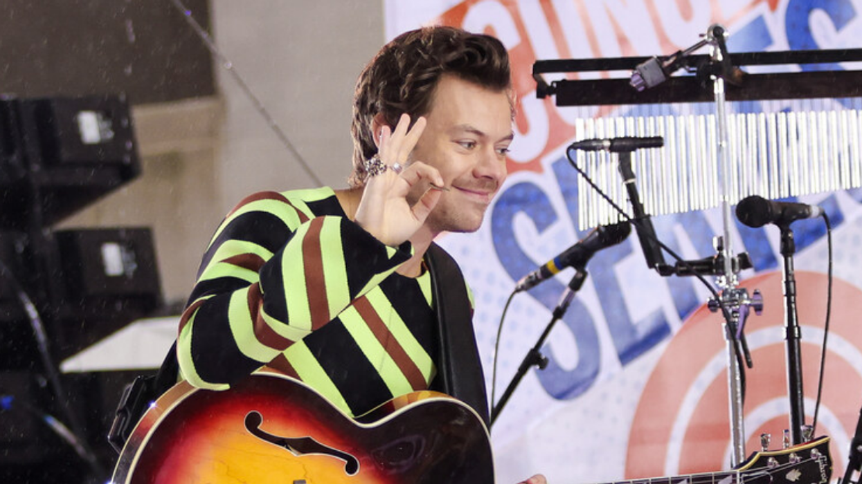 Harry Styles performing.
