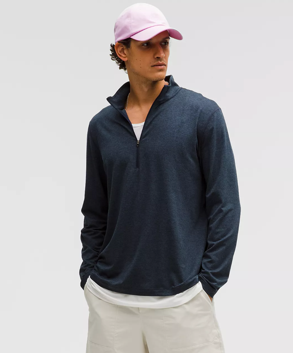 Haut demi-zipp\u00e9 en tricot jersey doux sur le site de Lululemon.