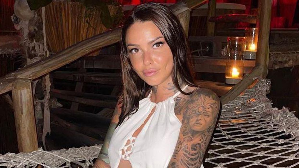 Hélène Boudreau partage sans tabou une photo d'elle avant et après l'avoir retouchée