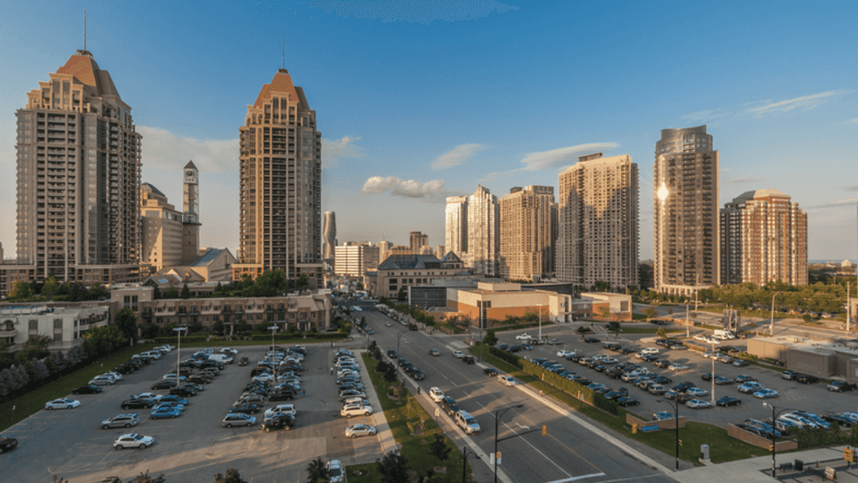 Massive Crowds Come Together In Mississauga For Peaceful Pro-Palestinian Rally (VIDEO)