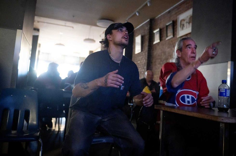 Hockey fever reaches those in Montreal shelters