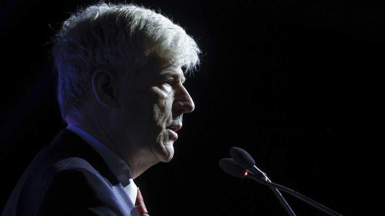 Hodgson pitches major projects to First Nations