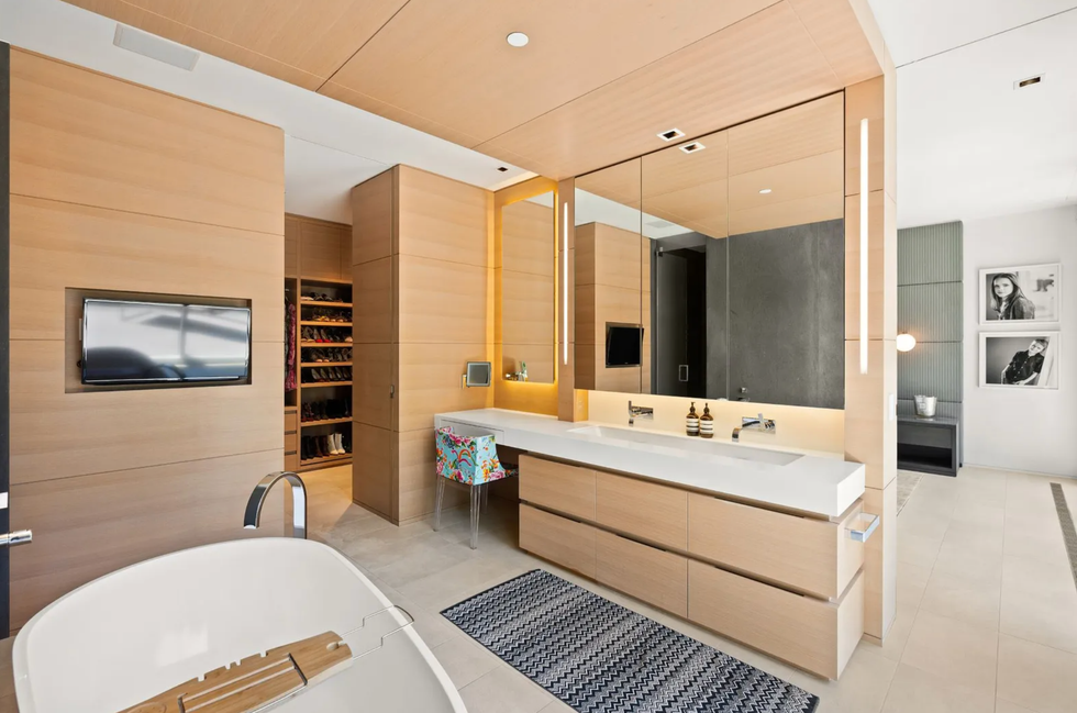 House for sale in B.C. bathroom.